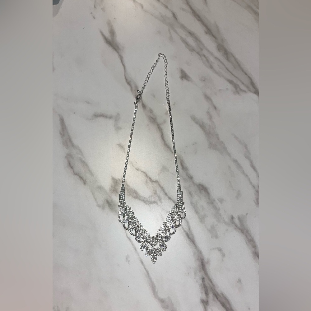 Windsor tear drop rhinestone set